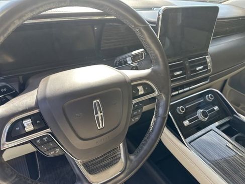 Used 2020 Lincoln Navigator Black Label w/ Cargo Convenience Package image 8