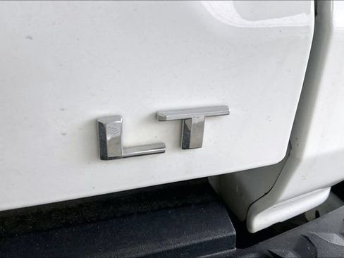 Used 2024 Chevrolet Colorado LT w/ LT Convenience Package RWD image 21
