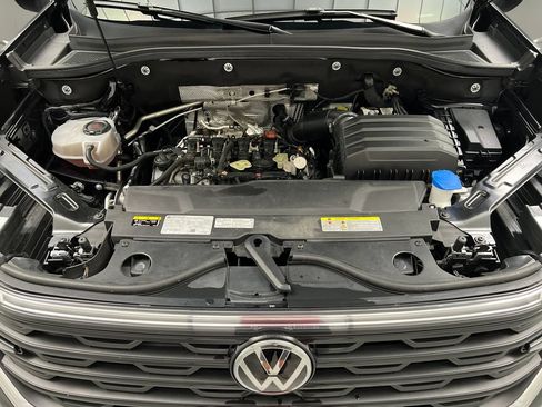 Used 2024 Volkswagen Atlas Cross Sport SE AWD/4WD image 74