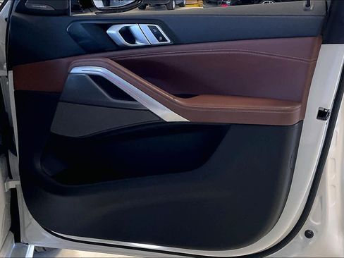 Used 2021 BMW X6 sDrive40i w/ Executive Package image 22