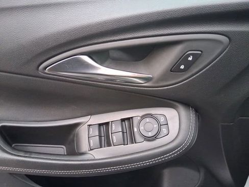 Used 2025 Buick Encore GX Preferred image 16