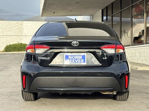 Used 2022 Toyota Corolla LE image 4