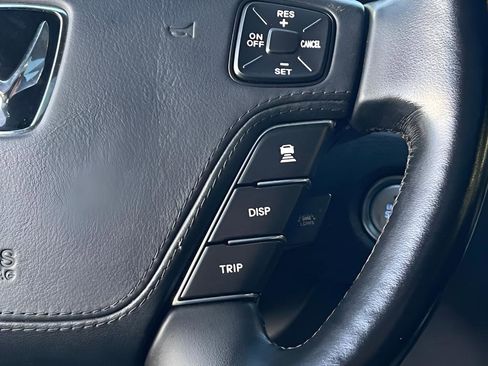 Used 2011 Hyundai Equus Signature image 24