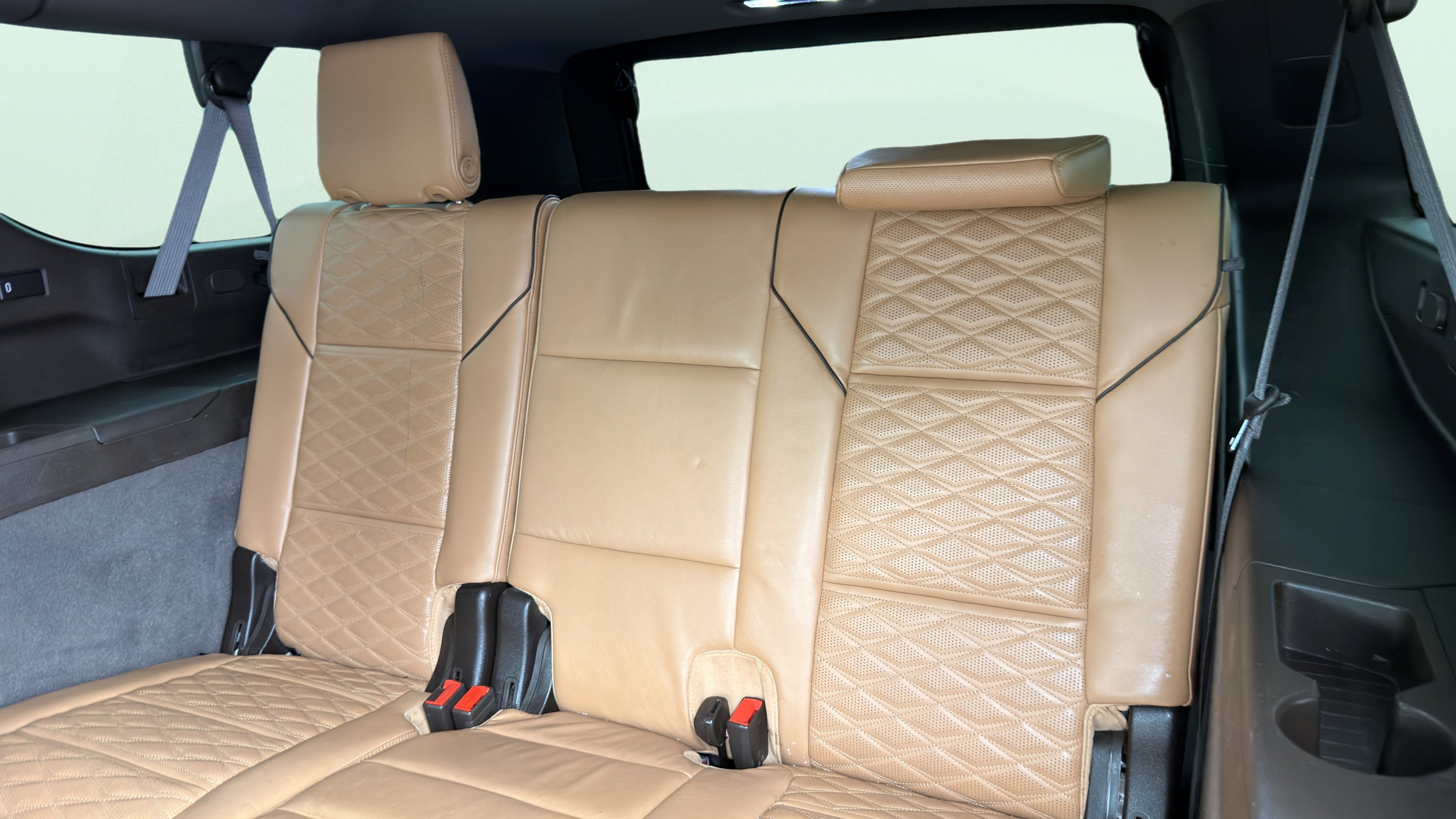 Used 2021 Cadillac Escalade ESV Premium Luxury AWD/4WD image 33