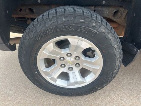 Used 2018 Chevrolet Silverado 1500 LT w/ Texas Edition image 10