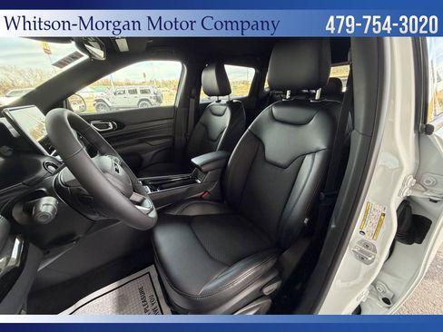 New 2026 Jeep Compass Latitude image 9