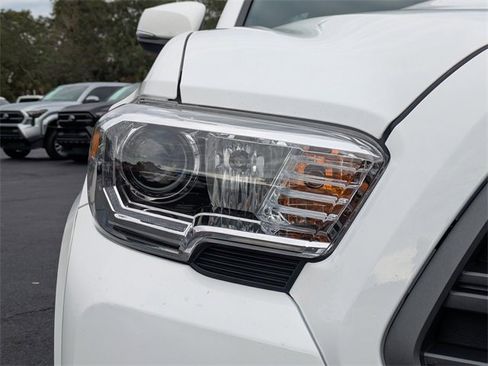 Used 2023 Toyota Tacoma TRD Sport image 10