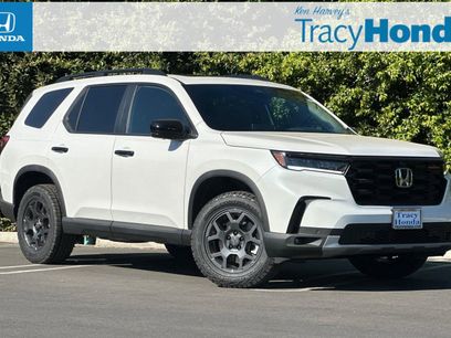 New 2025 Honda Pilot TrailSport
