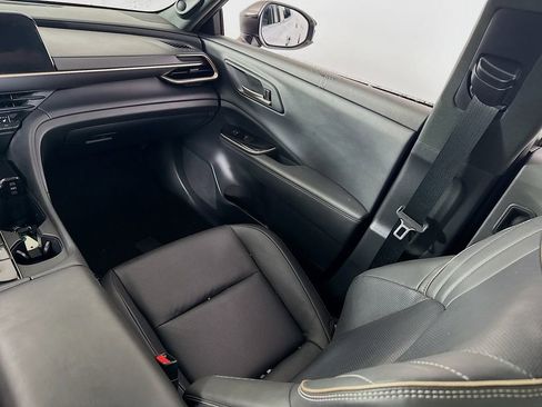 Certified 2024 Toyota Crown Platinum image 22