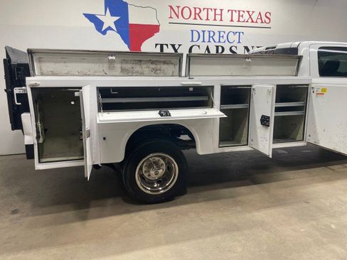 Used 2021 RAM 5500 Tradesman w/ Chrome Appearance Group image 16