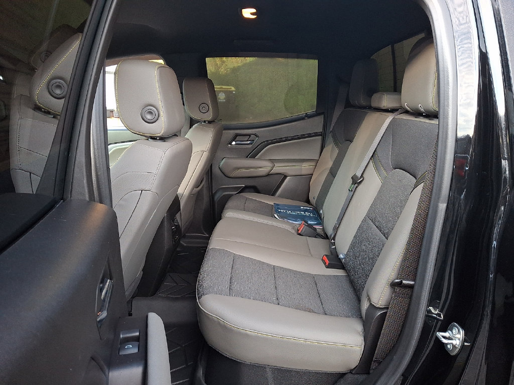 Used 2024 Chevrolet Colorado ZR2 w/ Safety Package AWD/4WD image 10