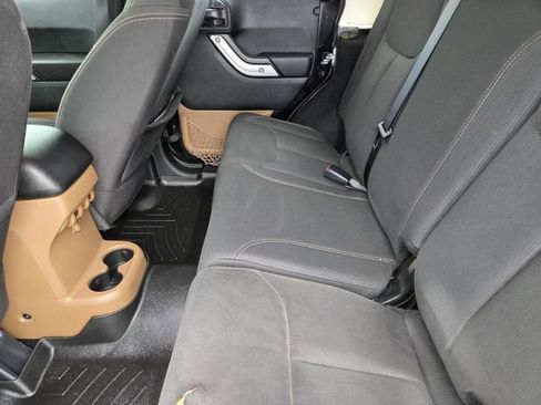Used 2018 Jeep Wrangler Unlimited Sahara w/ Max Tow Package AWD/4WD image 24