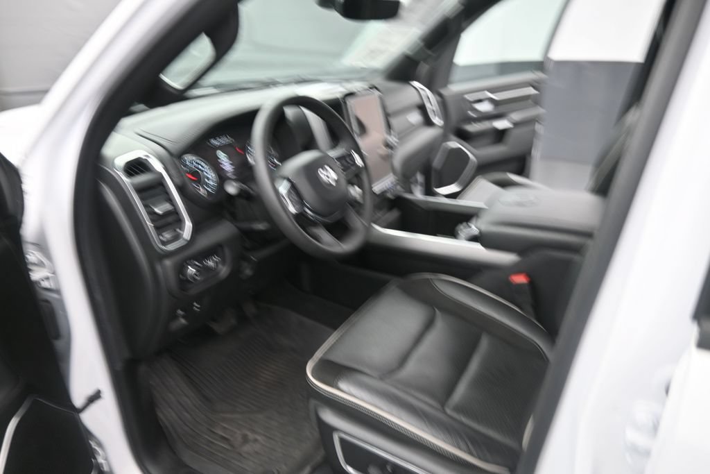 Used 2025 RAM 1500 Laramie w/ Sport Appearance Package AWD/4WD image 17