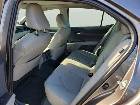 Used 2023 Toyota Camry XLE image 10