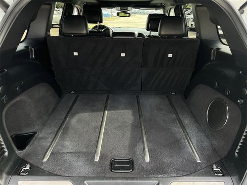 Used 2017 Jeep Grand Cherokee Limited w/ Luxury Group II image 25