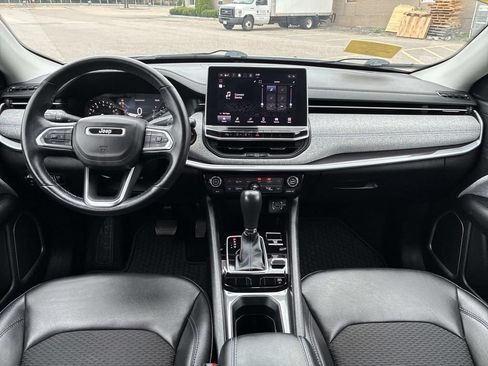 Certified 2022 Jeep Compass Latitude w/ Convenience Group AWD/4WD image 19