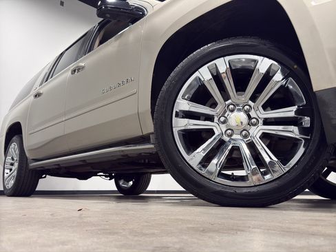 Used 2016 Chevrolet Suburban LTZ image 2