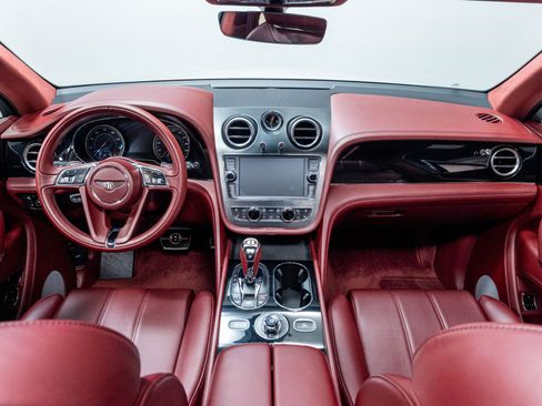 Used 2020 Bentley Bentayga AWD/4WD image 13