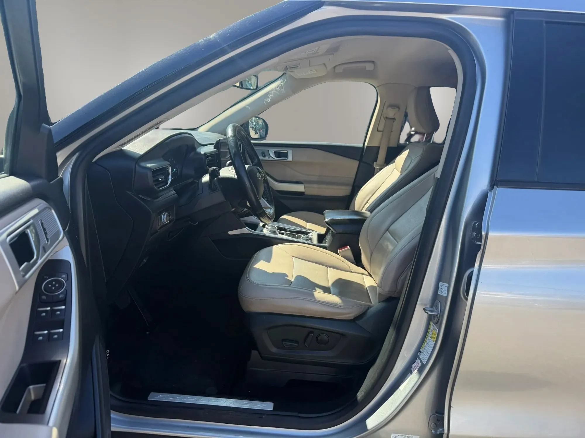 Used 2021 Ford Explorer Limited AWD/4WD image 23