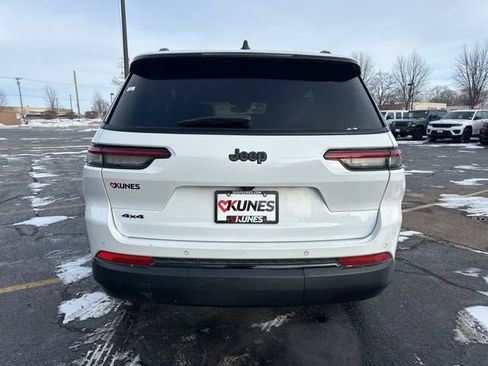 Used 2024 Jeep Grand Cherokee L Laredo image 13