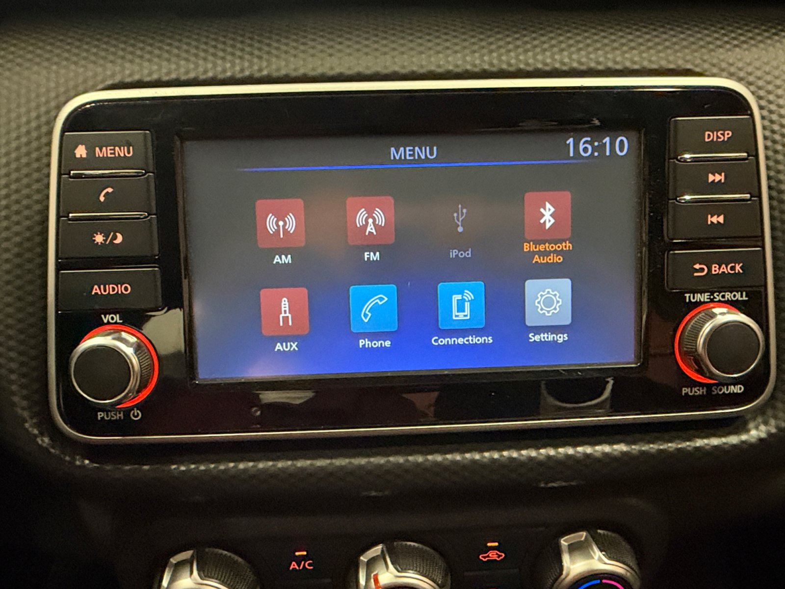Used 2022 Nissan Kicks S FWD image 33