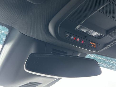 Used 2024 Chevrolet Equinox EV RS FWD image 29
