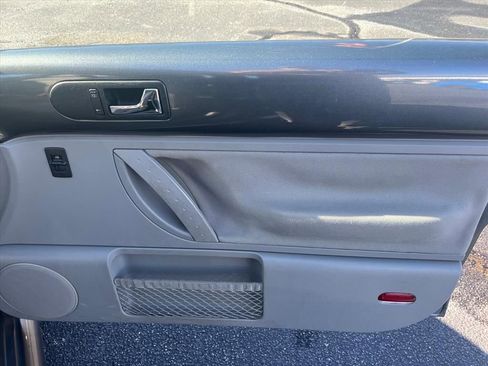 Used 2003 Volkswagen Beetle GL image 29