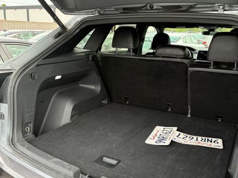 Used 2025 Volkswagen Atlas Cross Sport SE image 20