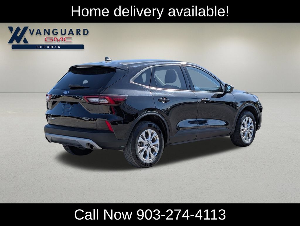 Used 2025 Ford Escape Active AWD/4WD image 8