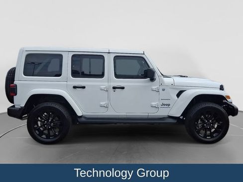 Used 2024 Jeep Wrangler Unlimited Sahara w/ Technology Group AWD/4WD image 9