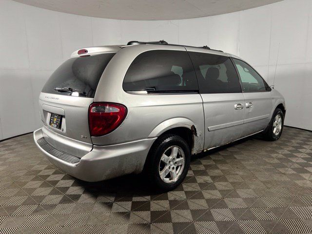 Used 2005 Dodge Grand Caravan SXT FWD image 4