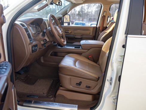 Used 2023 RAM 3500 Limited image 30