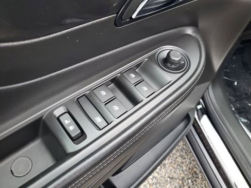 Used 2019 Buick Encore Preferred image 9