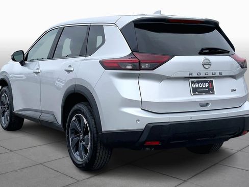 Used 2024 Nissan Rogue SV image 12