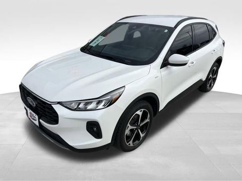 Used 2025 Ford Escape ST-Line Select w/ Tech Pack #1 image 2