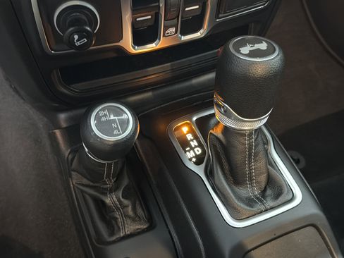 Used 2024 Jeep Wrangler Sahara w/ Technology Group image 33