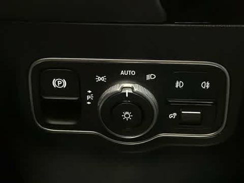 Used 2026 Mercedes-Benz GLA 250 4MATIC image 14