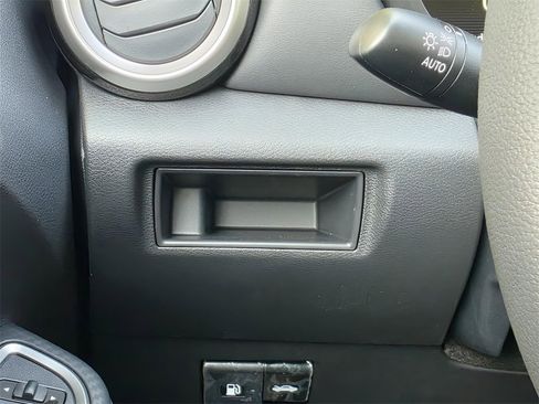 New 2025 Nissan Versa SR w/ Trunk Package image 22