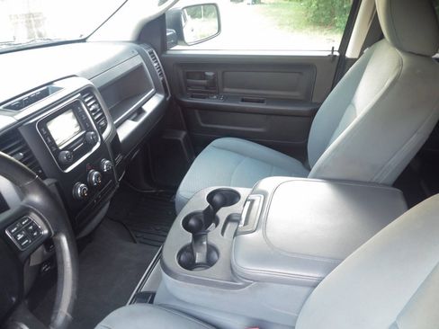 Used 2017 RAM 1500 Express AWD/4WD image 12