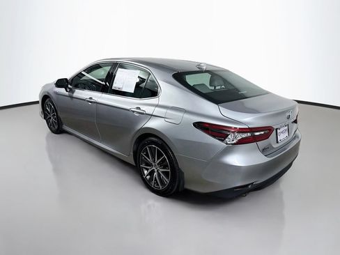 Certified 2021 Toyota Camry XLE w/ Cold Weather Package FWD image 5