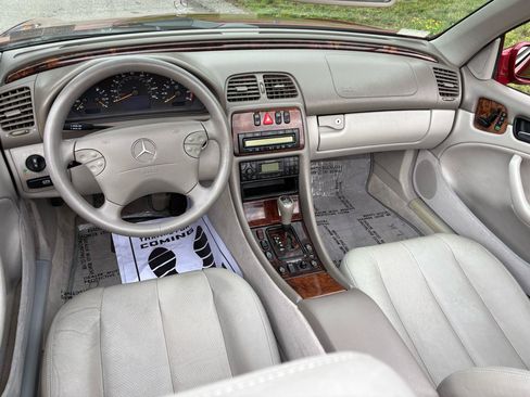 Used 2000 Mercedes-Benz CLK 320 Cabriolet image 24