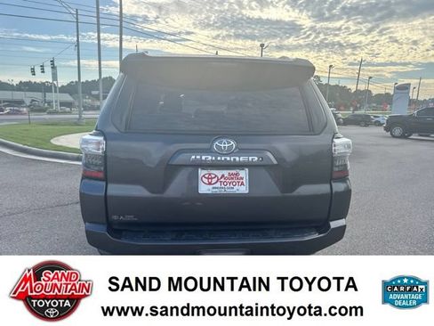 Used 2016 Toyota 4Runner SR5 RWD image 4