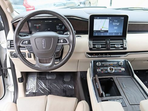 Used 2020 Lincoln Navigator L Reserve w/ Luxury Package AWD/4WD image 17