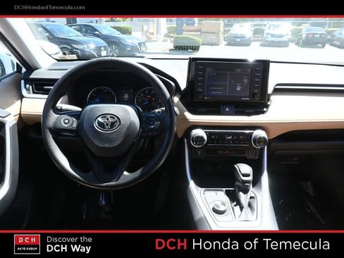 Used 2022 Toyota RAV4 XLE AWD/4WD image 8