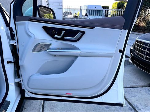 Used 2023 Mercedes-Benz EQE 350+ SUV image 22