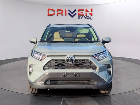 Used 2020 Toyota RAV4 XLE w/ Convenience Package image 8