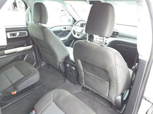 Used 2022 Ford Explorer XLT image 43