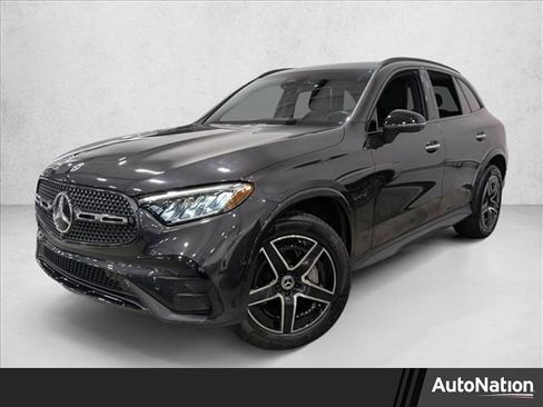 Used 2025 Mercedes-Benz GLC 300 4MATIC image 1