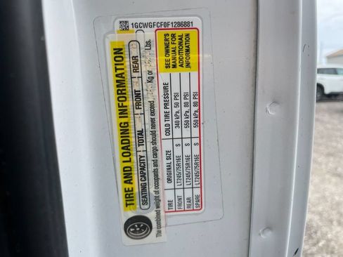 Used 2015 Chevrolet Express 2500 w/ Chrome Appearance Package RWD image 28