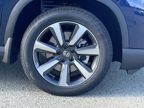 New 2025 Honda Pilot Touring image 9